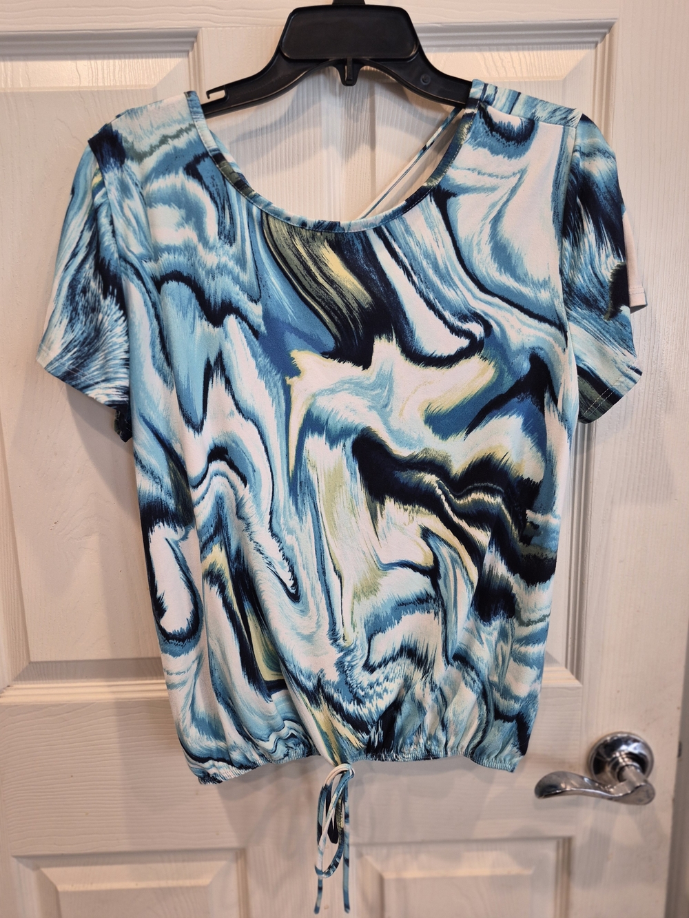 5/25 Women's Blue Marble Print Short Sleeve Top